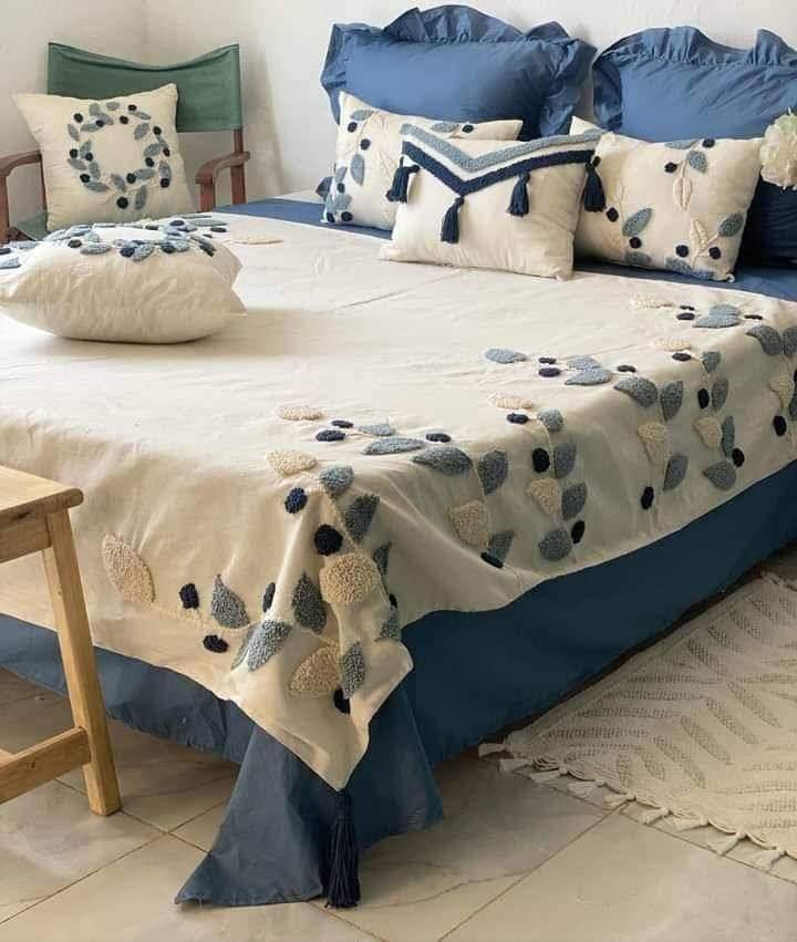 Vue 2 de Porte-clé Punch needle